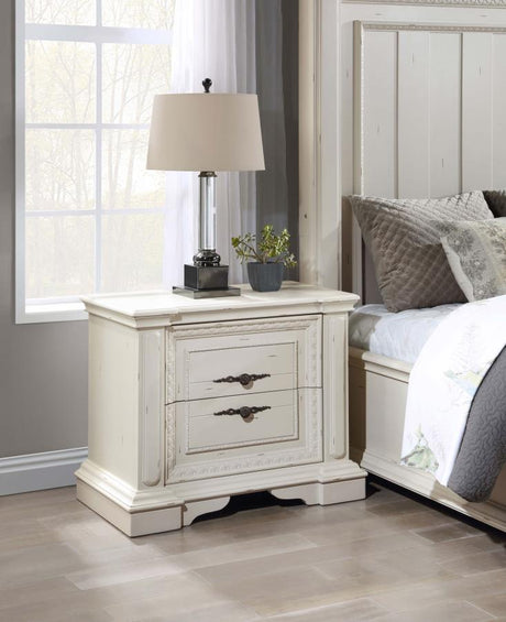 Evelyn 2-drawer Nightstand With Usb Ports Antique White - (224612)